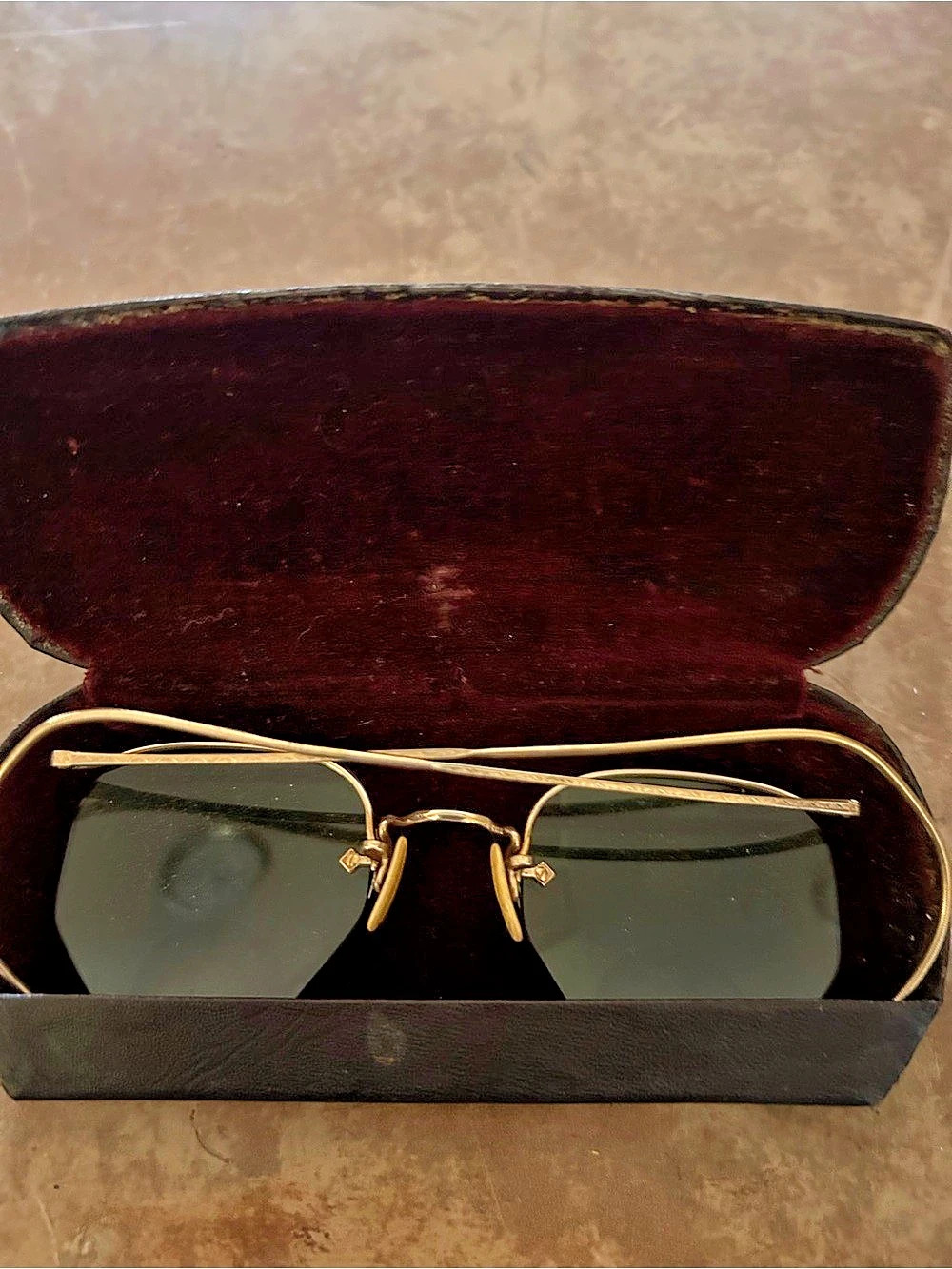 Vintage rimless glasses with geometric design